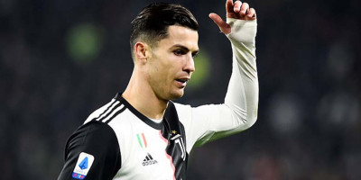 Ronaldo Jadi Pemain yang Terlalu Sering Ngambek Pas Diganti thumbnail